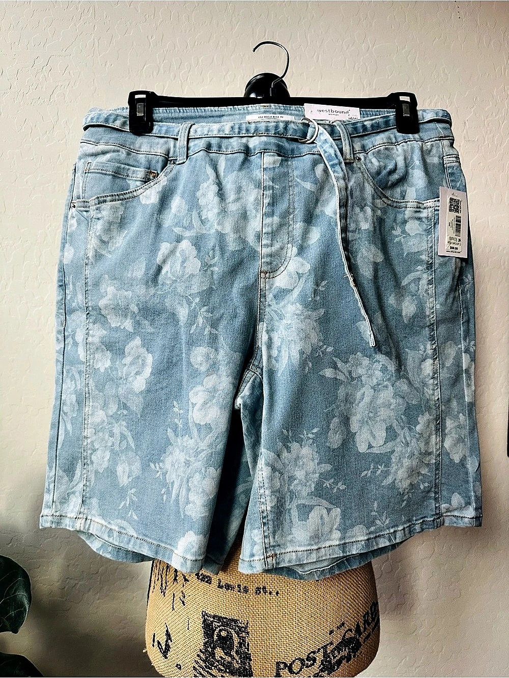 Westbound High Rise Fit Bermuda Floral Denim Bermuda Shorts Size 16W NWT